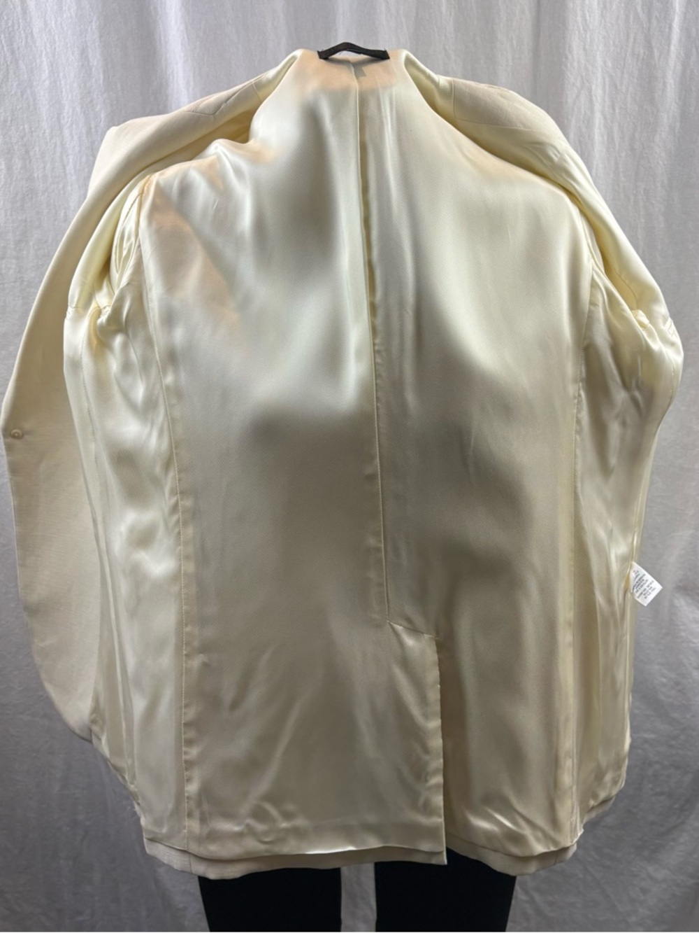 Nili Lotan's 'Francoise' oversized blazer in Ivory 2 - Picture 11 of 14